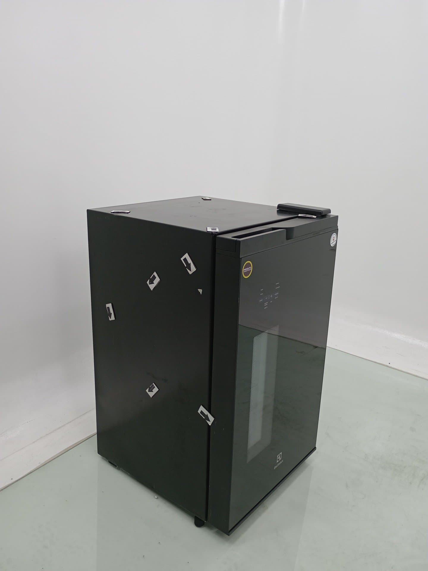 Miniatura 2 de Cervejeira Electrolux Eb100 Home Bar Frost Free 100l - Preto