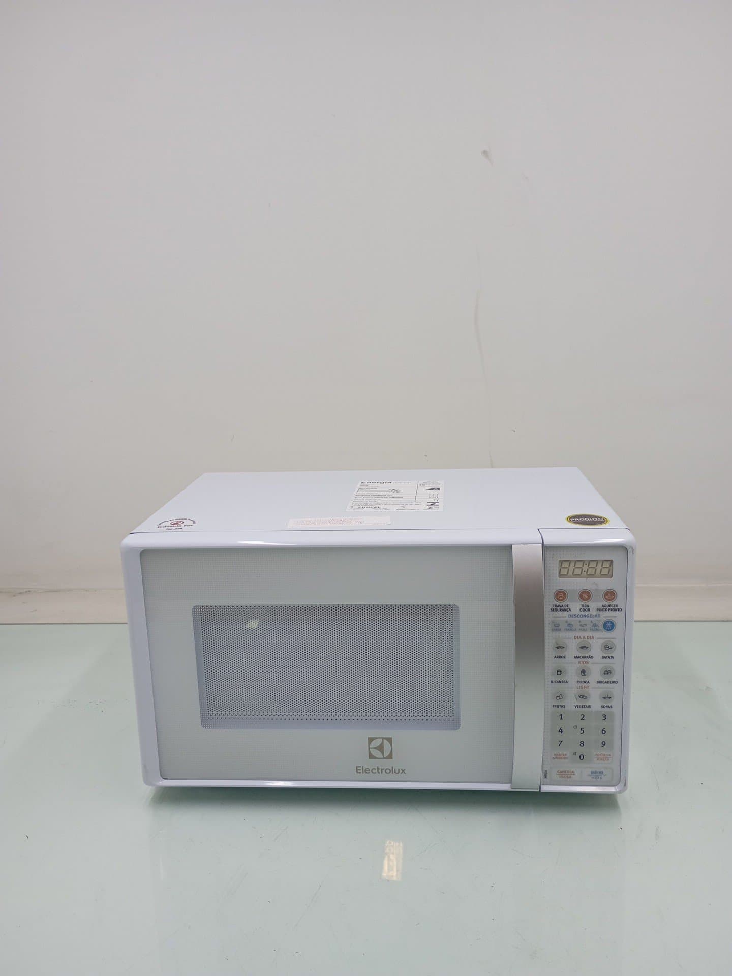Miniatura 1 de Micro-ondas Electrolux Mto30 20l Funcao Tira Odor E Descongelar - Branco
