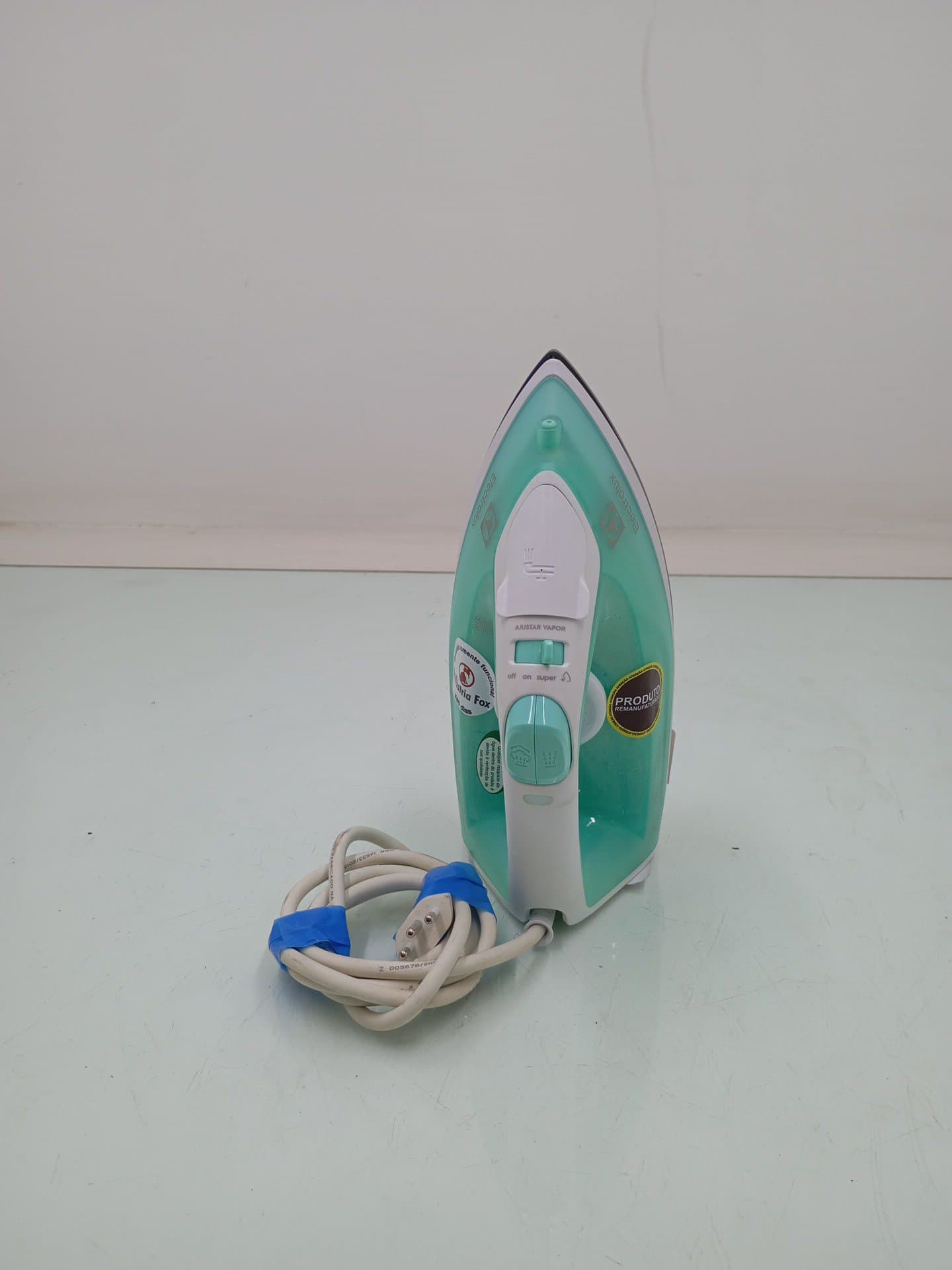 Miniatura 1 de Ferro De Passar Roupa Electrolux Sie70 A Vapor E A Seco Easyline Com Vapor Vertical - Verde