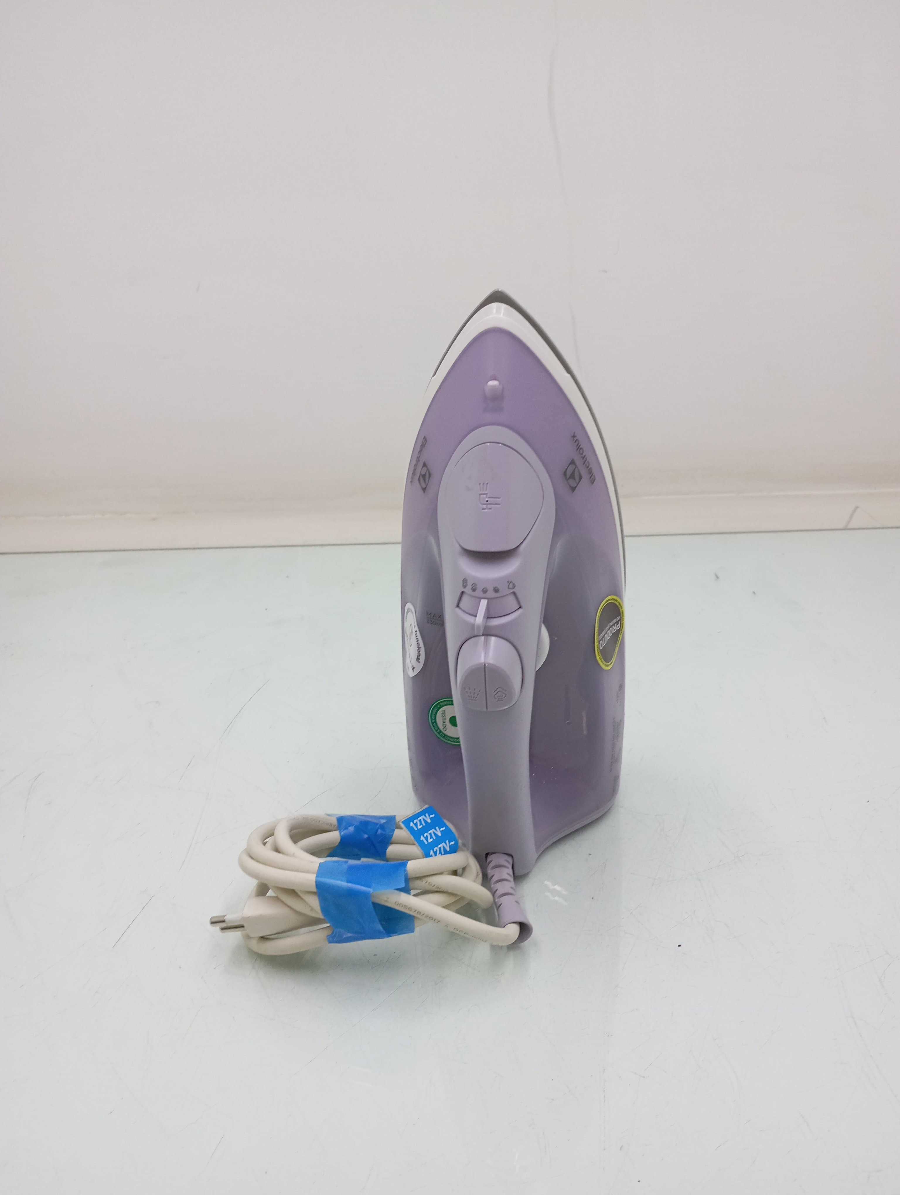 Miniatura 1 de Ferro De Passar Roupa Electrolux Esi50 A Vapor E A Seco Experience Com Powervapour - Lavanda