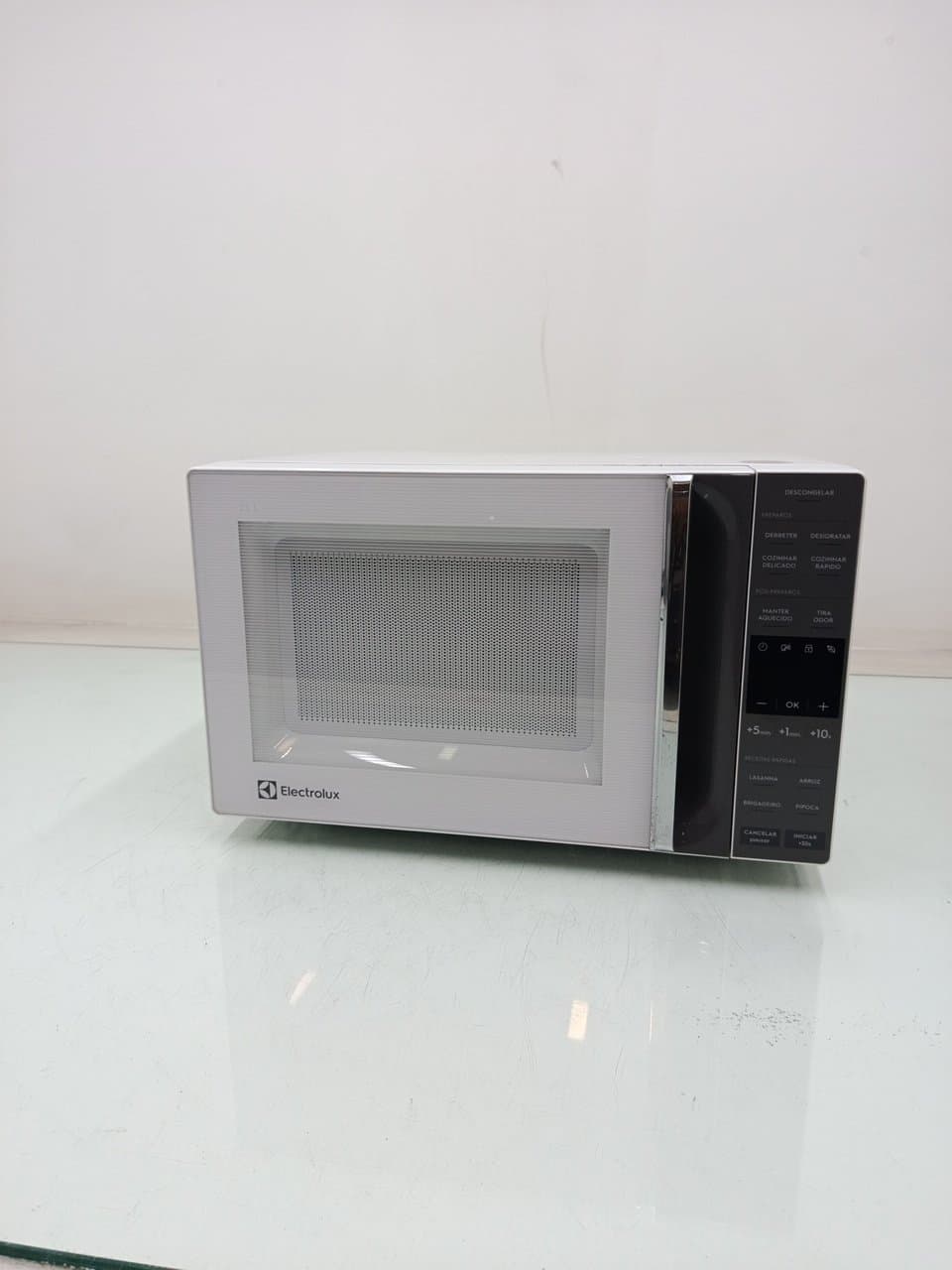 Miniatura 1 de Micro-ondas Electrolux Me23b 23l - Branco