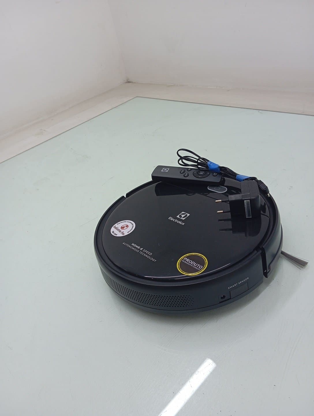 Miniatura 2 de Robo Aspirador De Po Electrolux Erb10 3 Em 1 Com Sensor Antiqueda - Preto