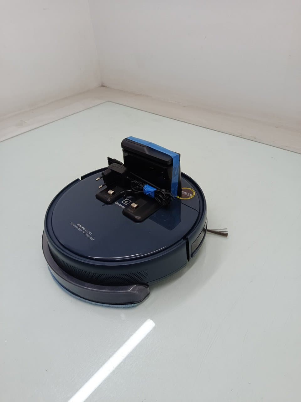 Miniatura 2 de Robo Aspirador De Po Electrolux Erb40 Home-e Ultra Experience Com Autonomous Technology - Preto
