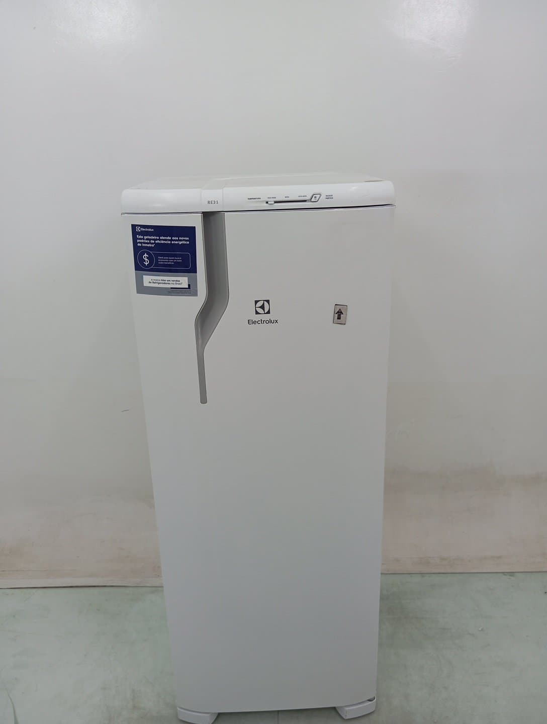 Miniatura 2 de Geladeira Electrolux Re31cycle Defrost 240l - Branco