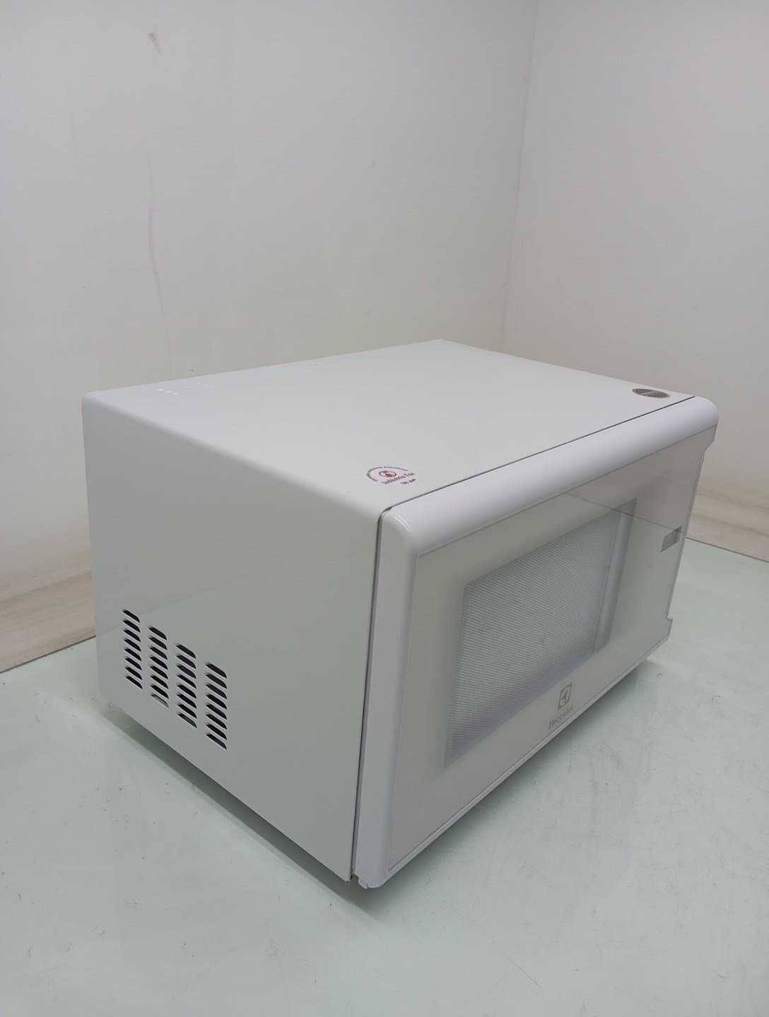 Miniatura 2 de Micro-ondas Electrolux Mi41t 31litros Com Painel Integrado - Branco