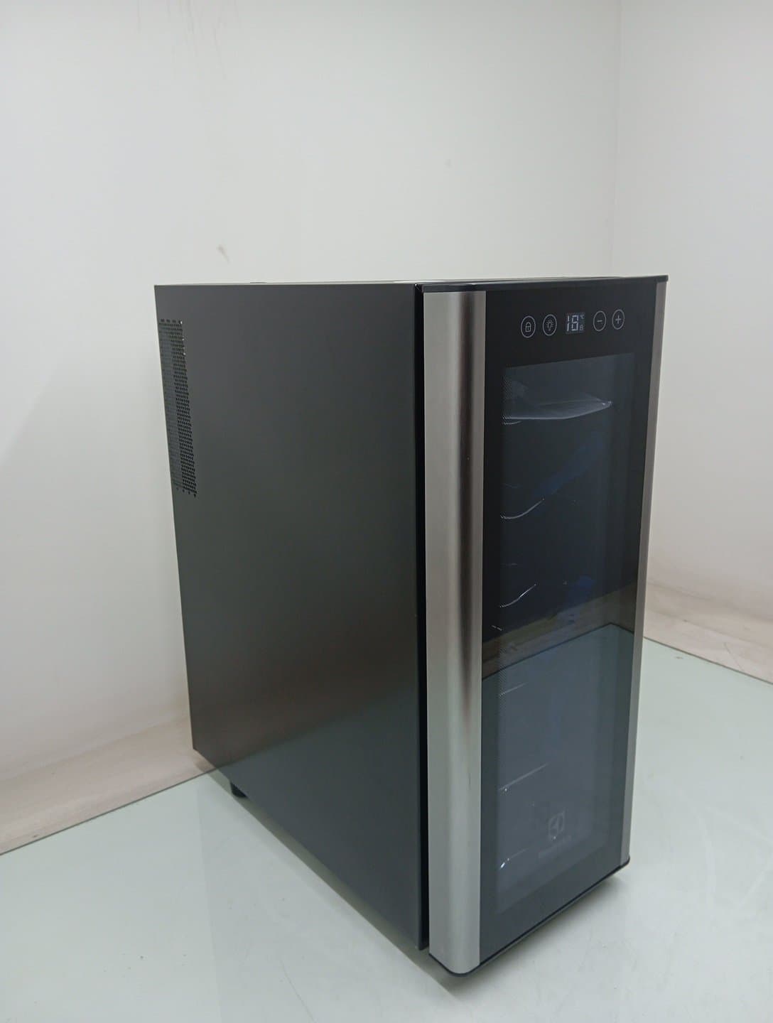 Miniatura 2 de Adega Electrolux Acb12 - Adega Electrolux Acb12-127 V-220 V-inox - Inox