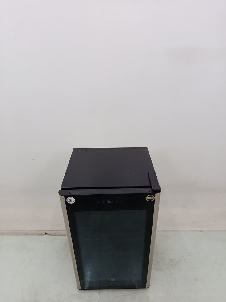 Miniatura 1 de Adega Electrolux Preto - Wsf34 - Adega Electrolux Wsf34-127 V-preto
